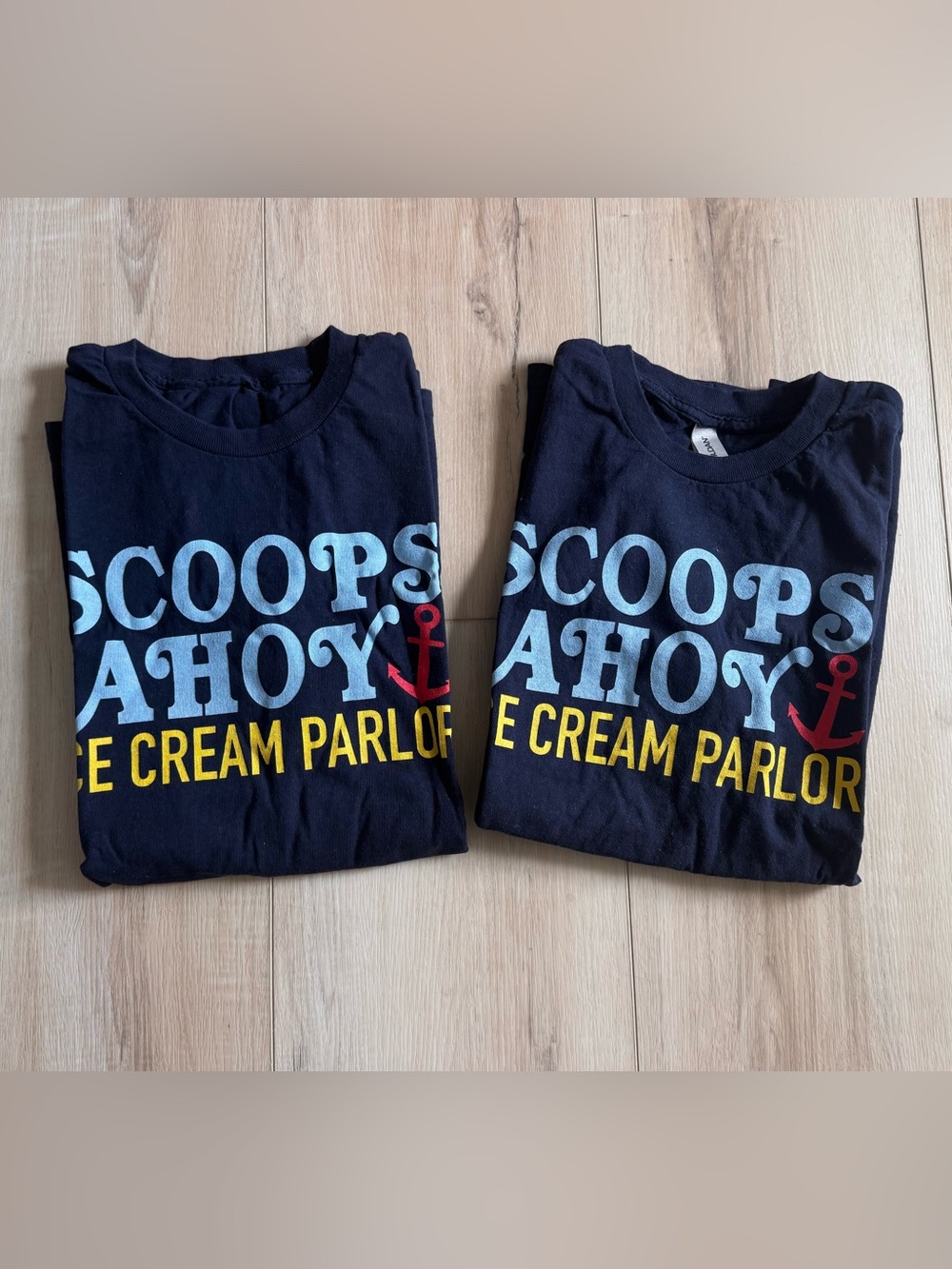 Pair of Scoops Ahoy Ice Cream Parlor T-shirt. Medium. Halloween Comicon Costume